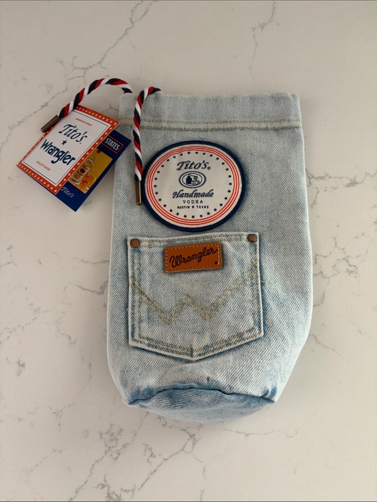Wrangler Other - Wrangler Light Denim Bottle Sleeve with Leather Patch and Red-White-Blue Cord